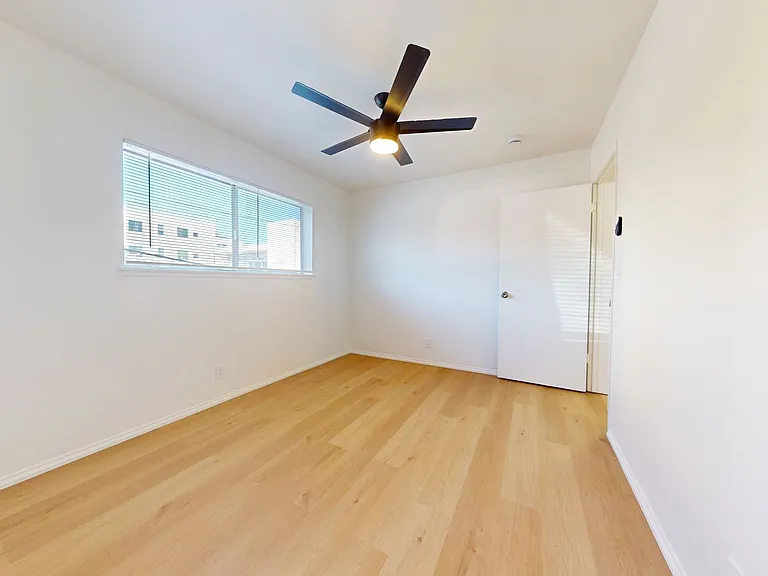 1520 Castro St — Photo 12