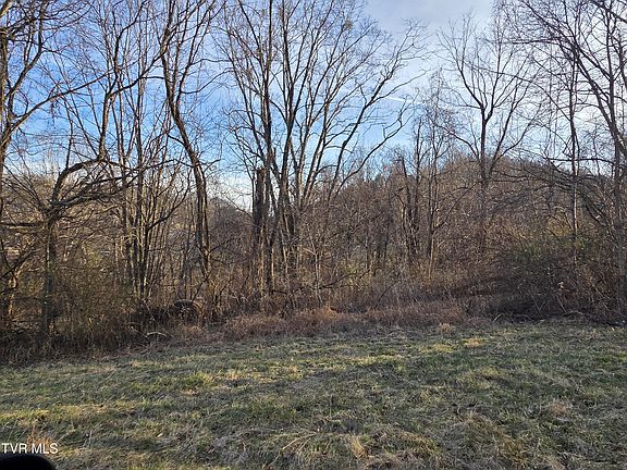 4th image of 112 Eisenhower Rd