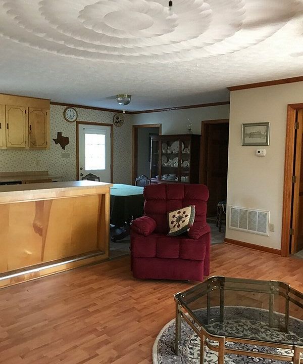 2nd image of 360 Reedy Fork Rd