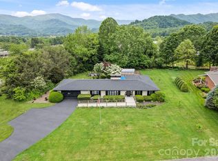 225 Valley View Ter, Waynesville, NC 28786