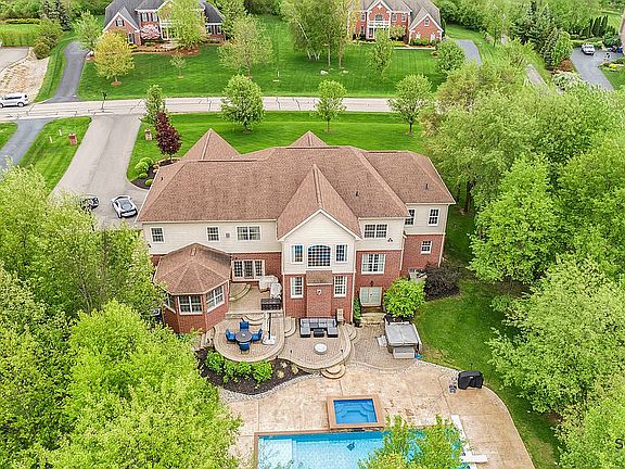 2nd image of 3616 Northbrooke Dr
