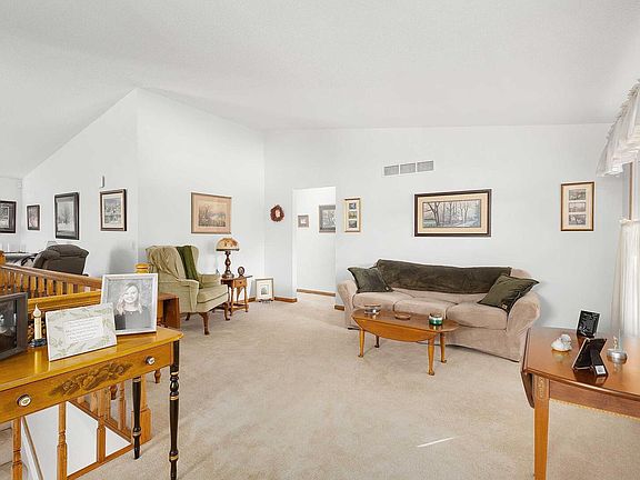 4th image of 1412 W 47th Ct