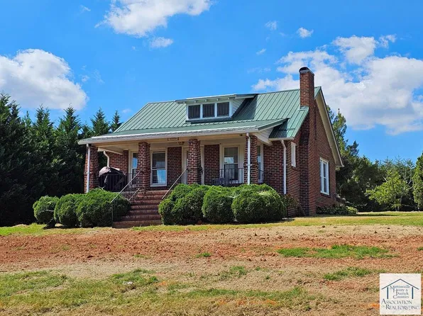 5492 Horsepasture Price Rd, Ridgeway, VA 24148