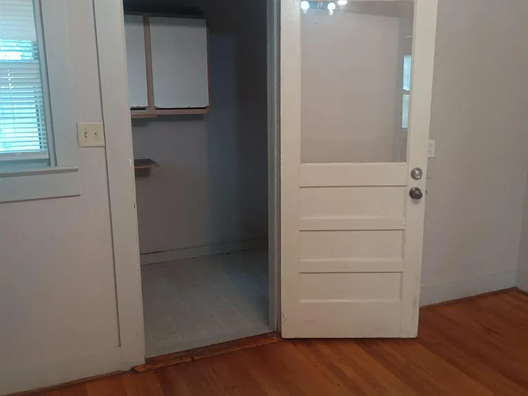 818 Merry Ln — Photo 15
