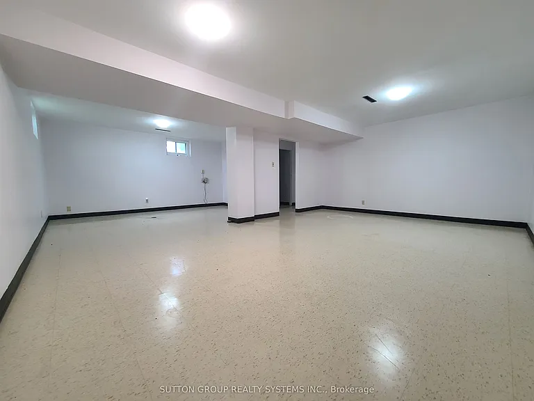 998 King Rd — Photo 24