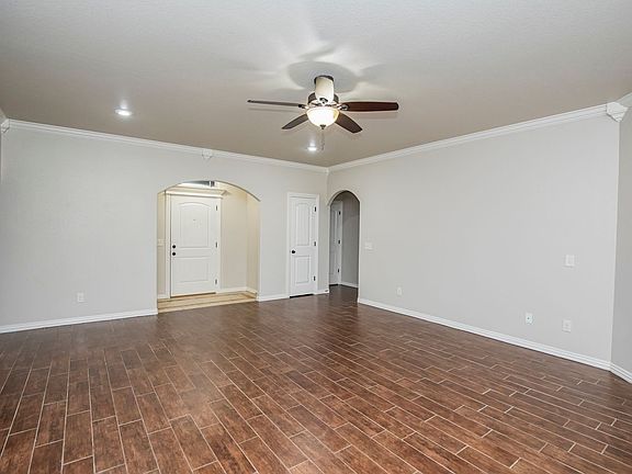 4th image of 6105 S 38th St
