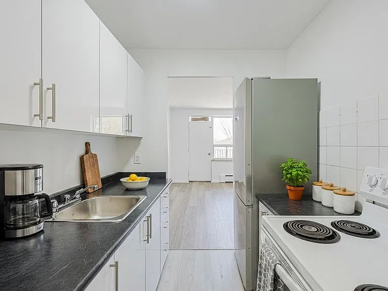 2208 Dufferin St #107 — Photo 13