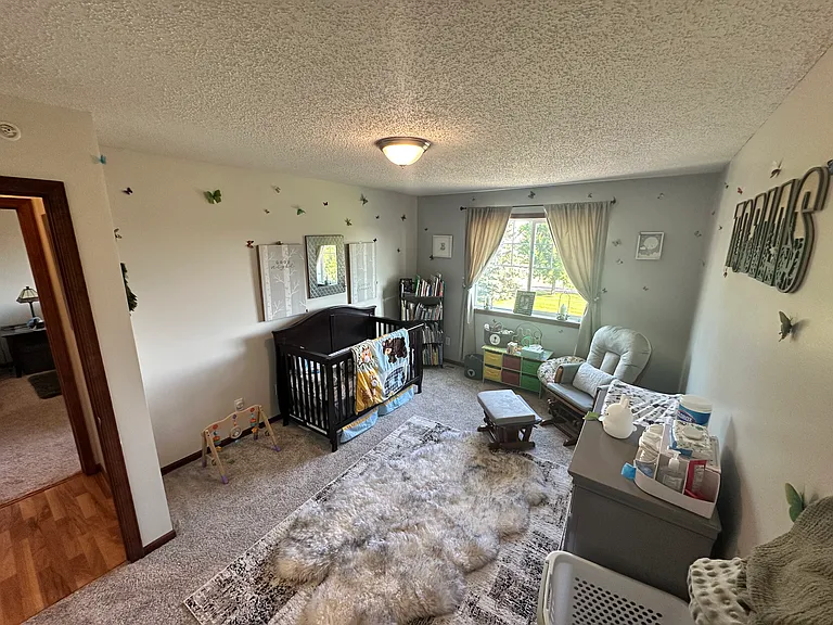 19360 Claremont Dr — Photo 27