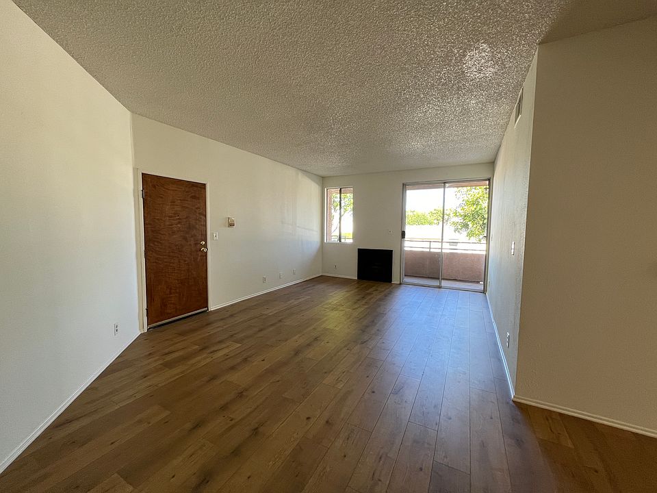 1st image of 420 W Elmwood Ave APT A