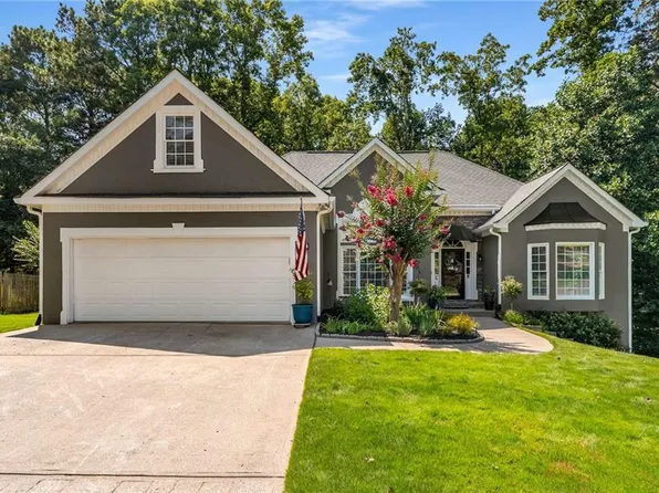 203 Powers Ct, Woodstock, GA 30189