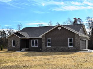 150 Myra Dr, Crossville, TN 38572