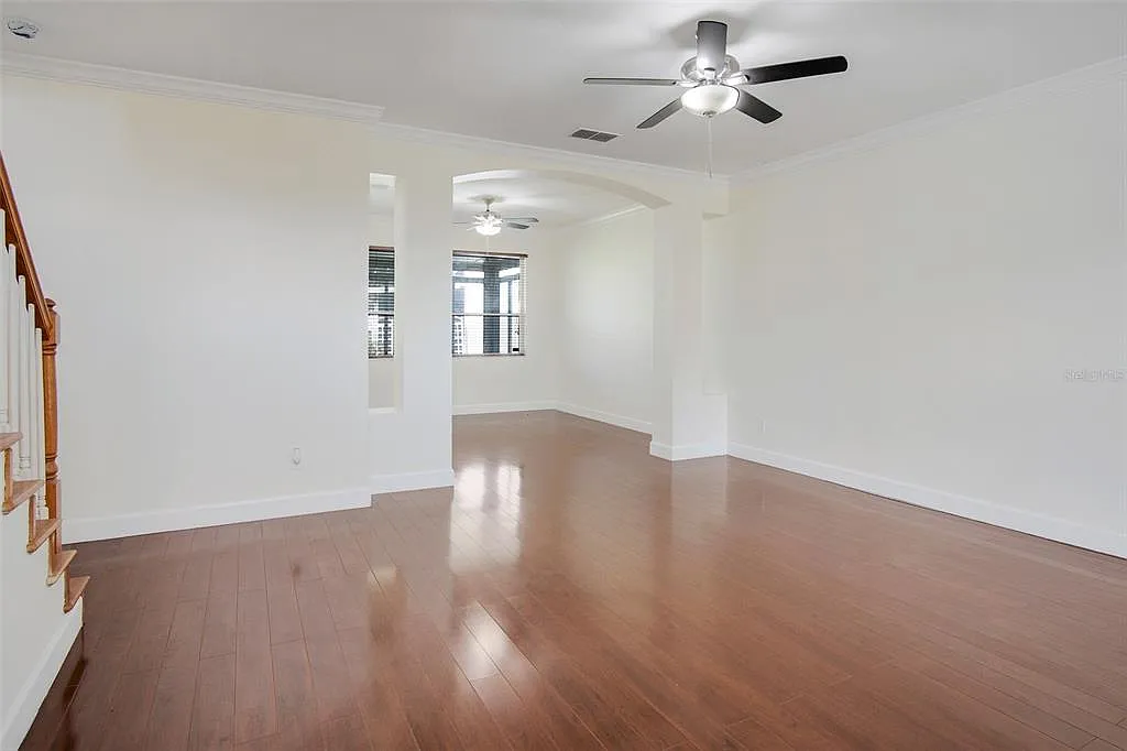 4 bed, 2.5 bath, 2872 sqft, $3,150 — Photo 2