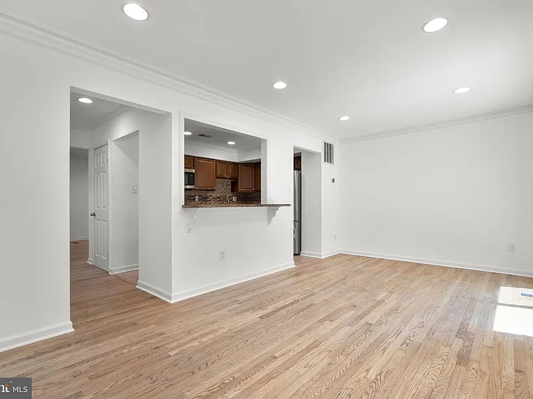 2407 Alsop Ct — Photo 14