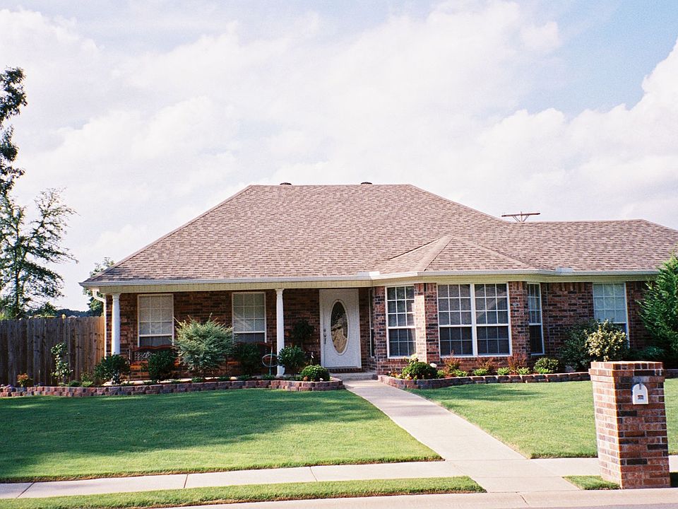 1st image of 2412 Shadowcreek Dr