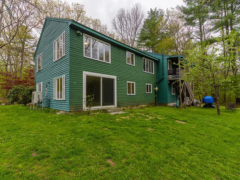 19 Stagecoach Rd — Photo 4
