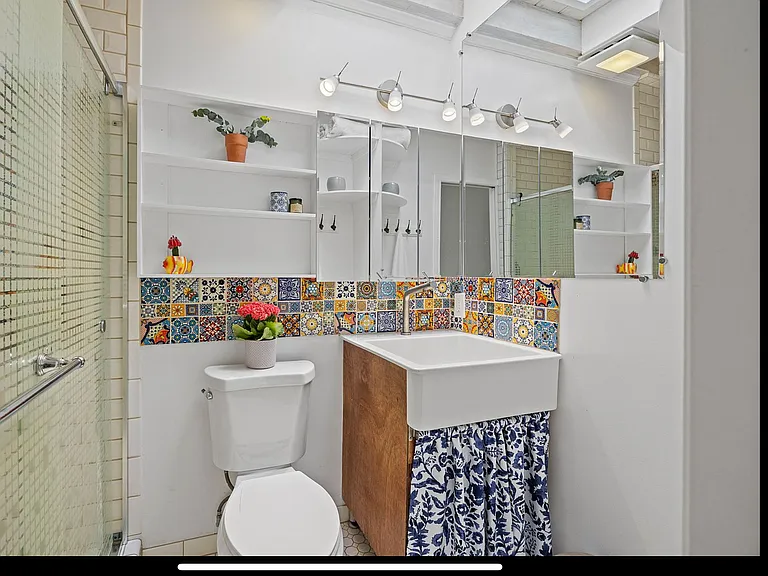 1204 California St — Photo 30