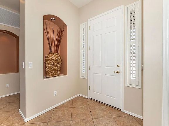 2nd image of 413 S Valle Escondido