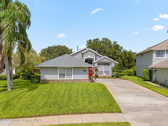 2nd image of 3808 Saint Armens Cir