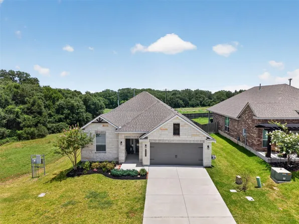 932 Wild Vine Pass, Brenham, TX 77833