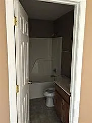 914 Water St — Photo 15