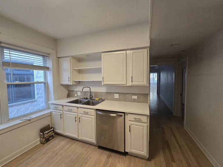 2255 W Huron St — Photo 10