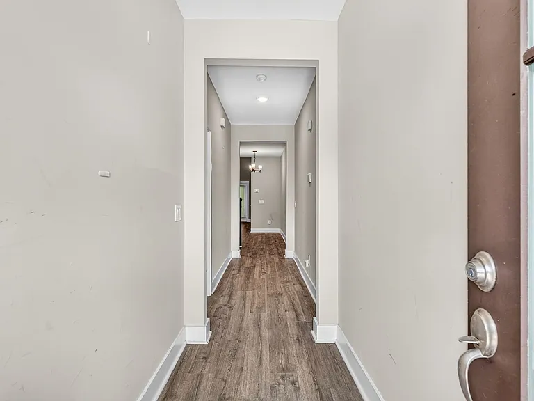 7795 Park Gate Dr — Photo 5