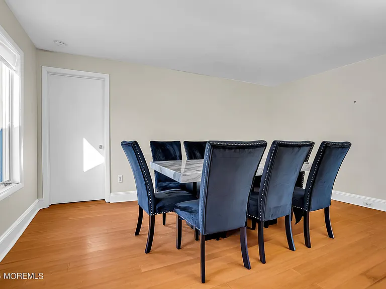 459 W Park Ave — Photo 12
