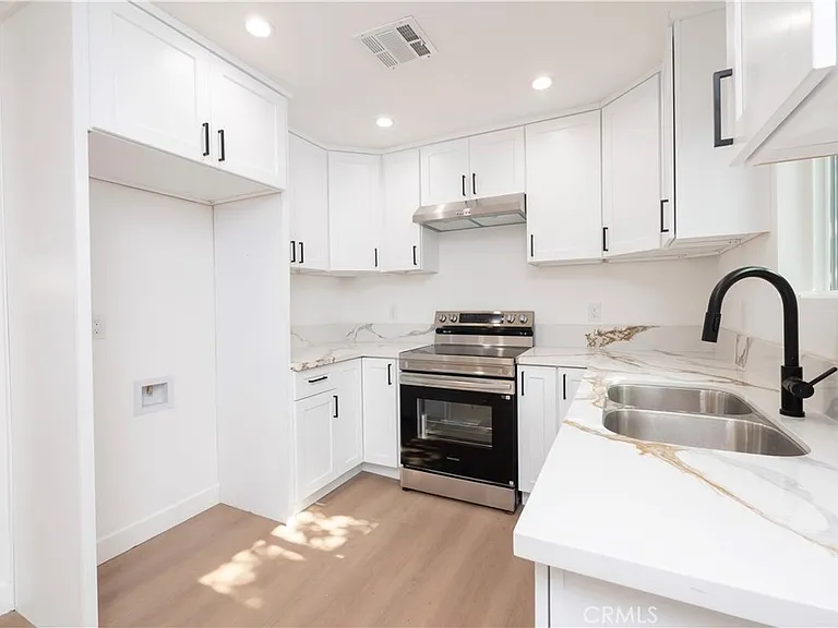 5741 S Saint Andrews Pl #1/2 — Photo 17