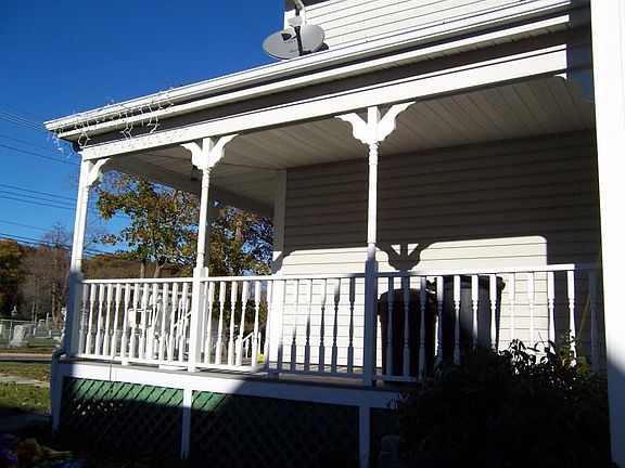 2nd image of 35 Woodside Ave