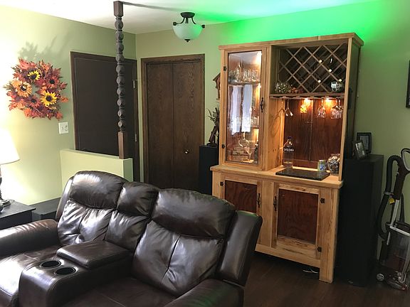 Livingroom Entry