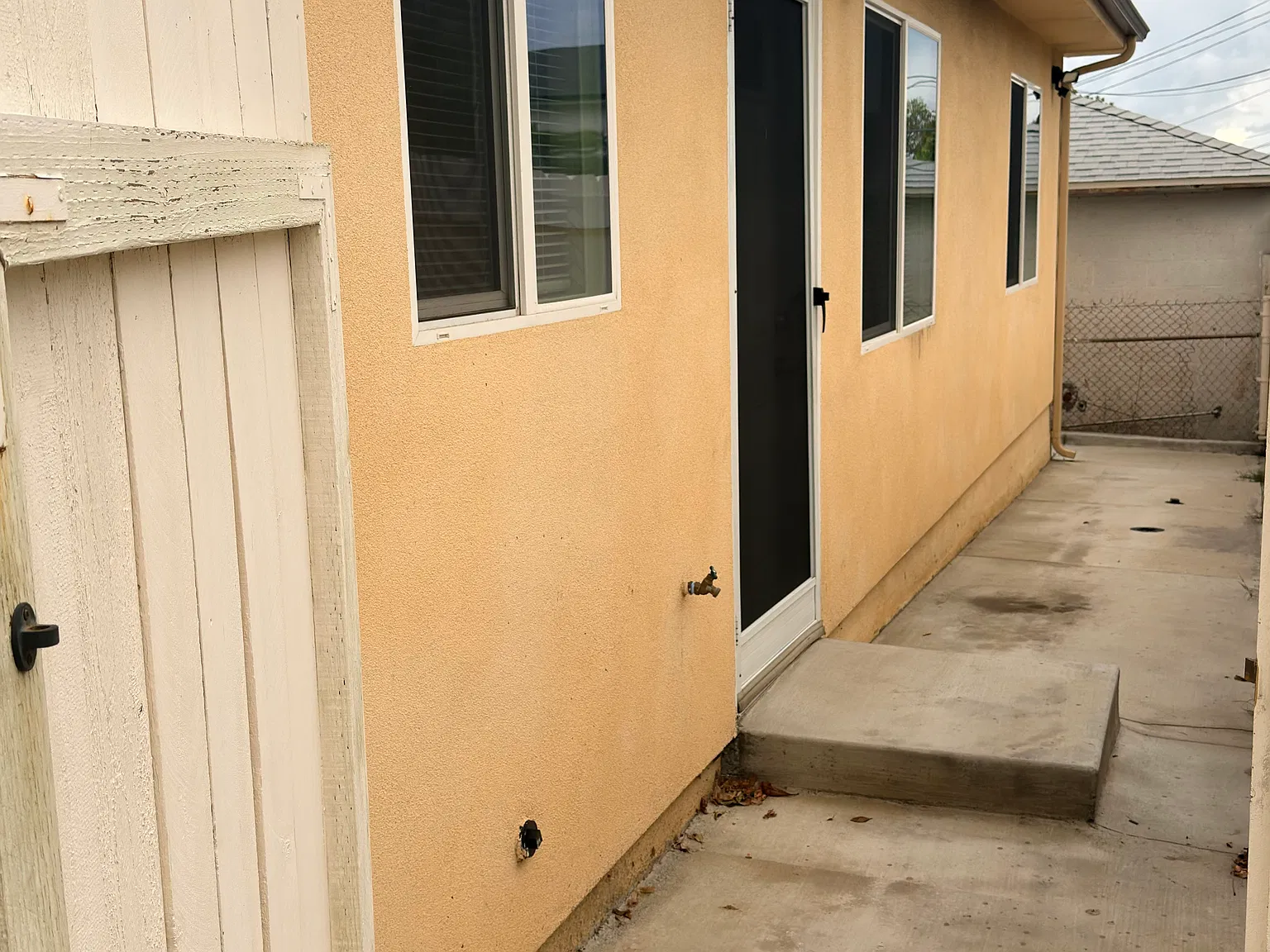 2 bed, 1000 sqft, $3,600 — Photo 3