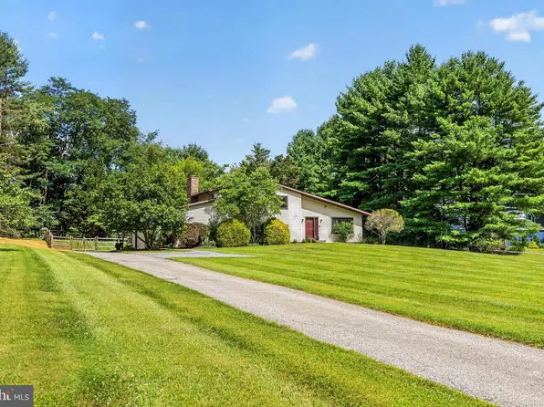 11 Valley Glen Ct, Reisterstown, MD 21136