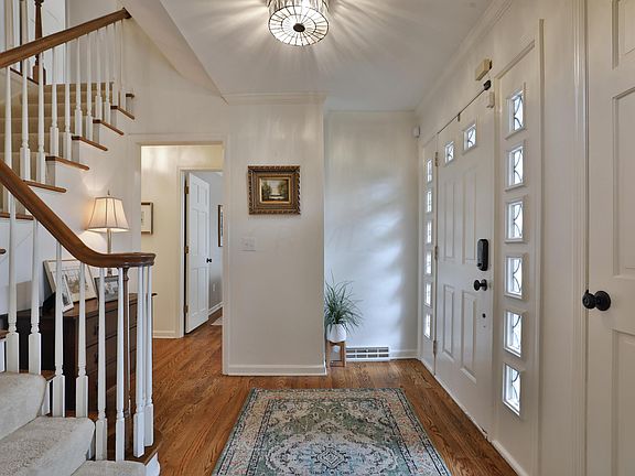 4th image of 6727 Elmers Ct