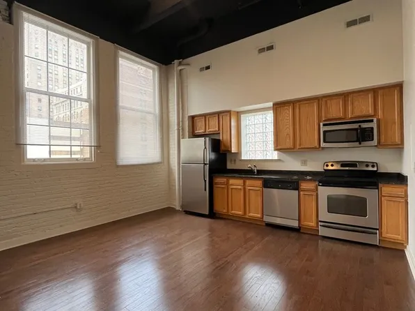 801 Walnut St #42, Philadelphia, PA 19107