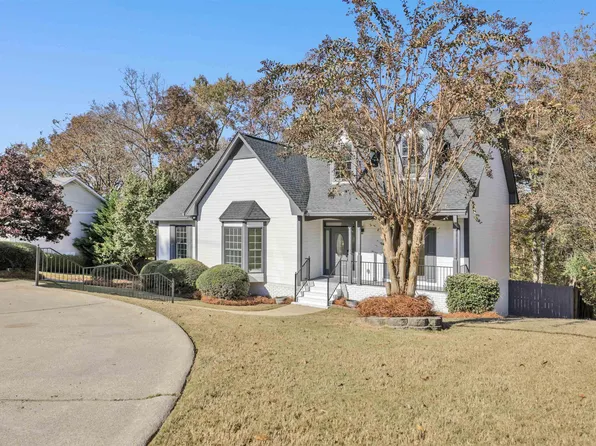 652 Oak Dr E, Trussville, AL 35173