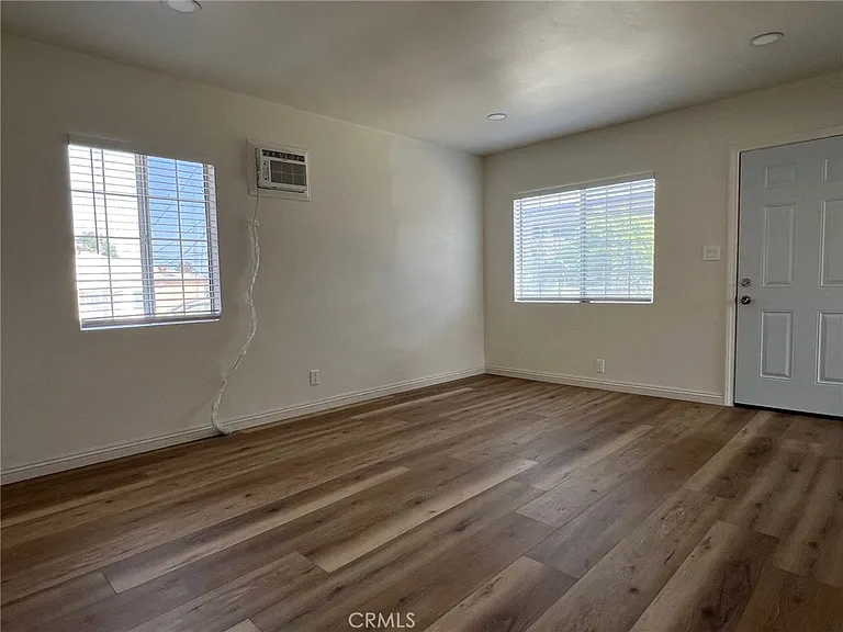 333 1/2 Sefton Ave — Photo 4