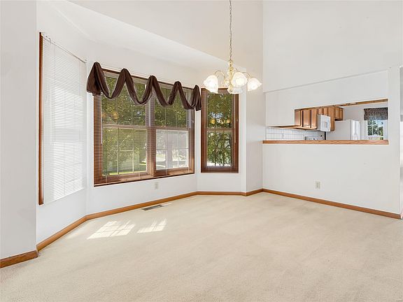 5th image of 2 Berry Patch Ln