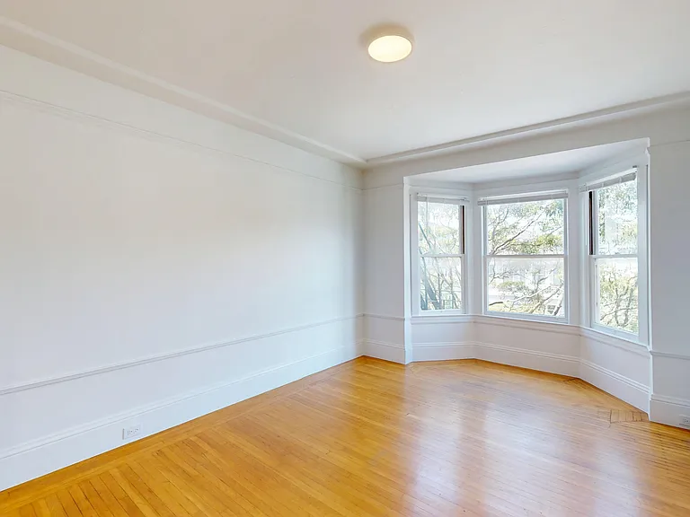 225 Irving St #7 — Photo 4