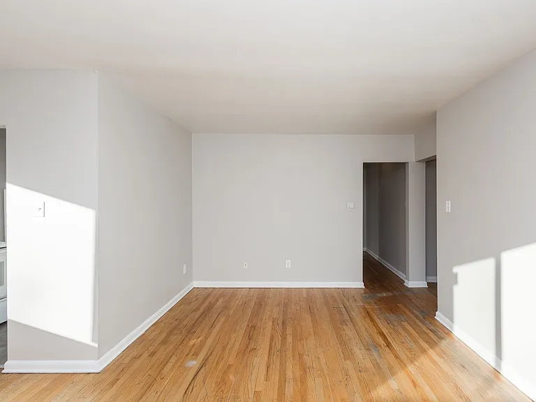 Jersey Apartments — Photo 17