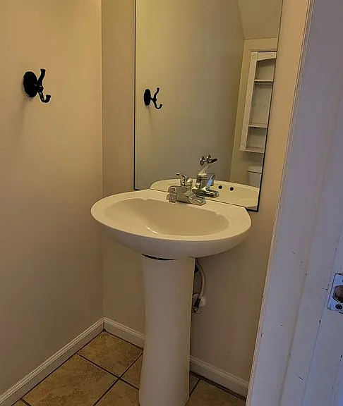106 Pinegrove Ct — Photo 12