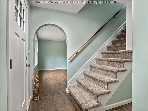 3rd image of 1255 Park Ave