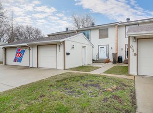 217 Edgewater Dr, Bloomingdale, IL