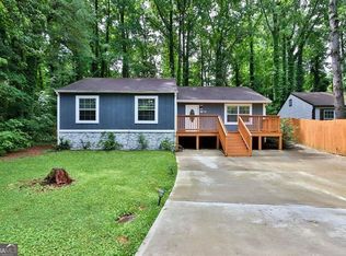 5121 Martins Crossing Rd, Stone Mountain, GA 30088