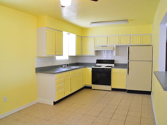 2nd image of 321 Calle Don Marcos NE