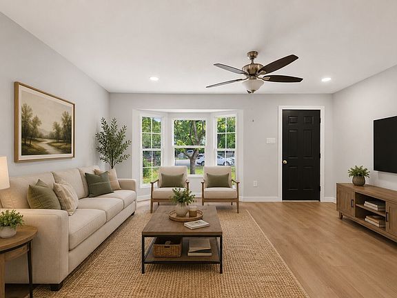 3rd image of 2607 W Lovers Ln