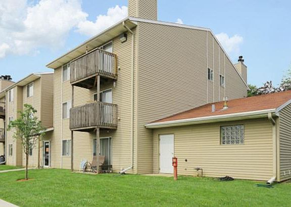 3rd image of 3920 N 104th Ct #3980-201