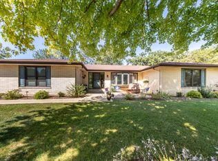 152 Hilltop Ln, Dundee, IL 60118