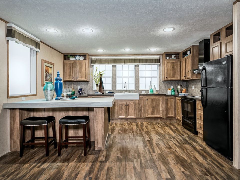 1st image of 302 Spruce Pines Dr
