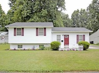 171 Kempton Dr, Berea, OH 44017