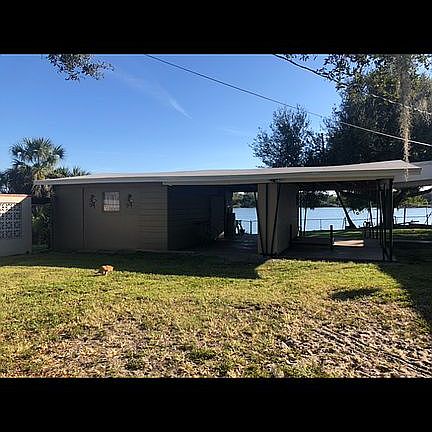 3rd image of 2415 N Crystal Lake Dr